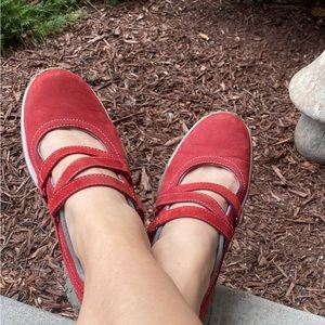 Timberland Size 6.5 Mary Jane Red Nubuck Leather
